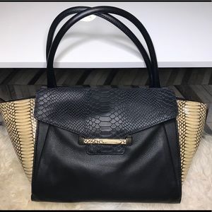 Vince Camuto purse